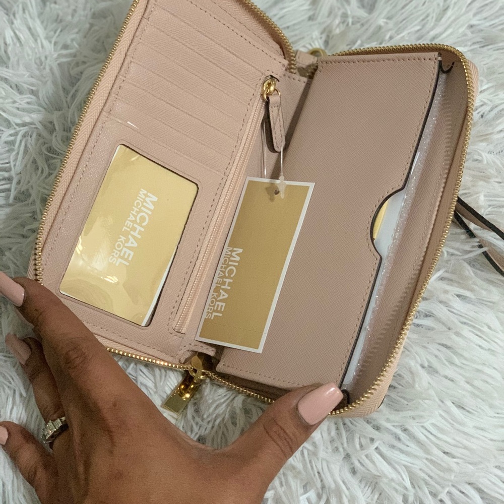 Rose Gold Micheal Kors Wallet